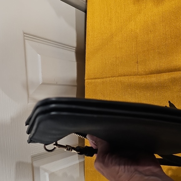 Vince Camuto VV Mani Crossbody Purse EUC MSRP $148 - Picture 8 of 12